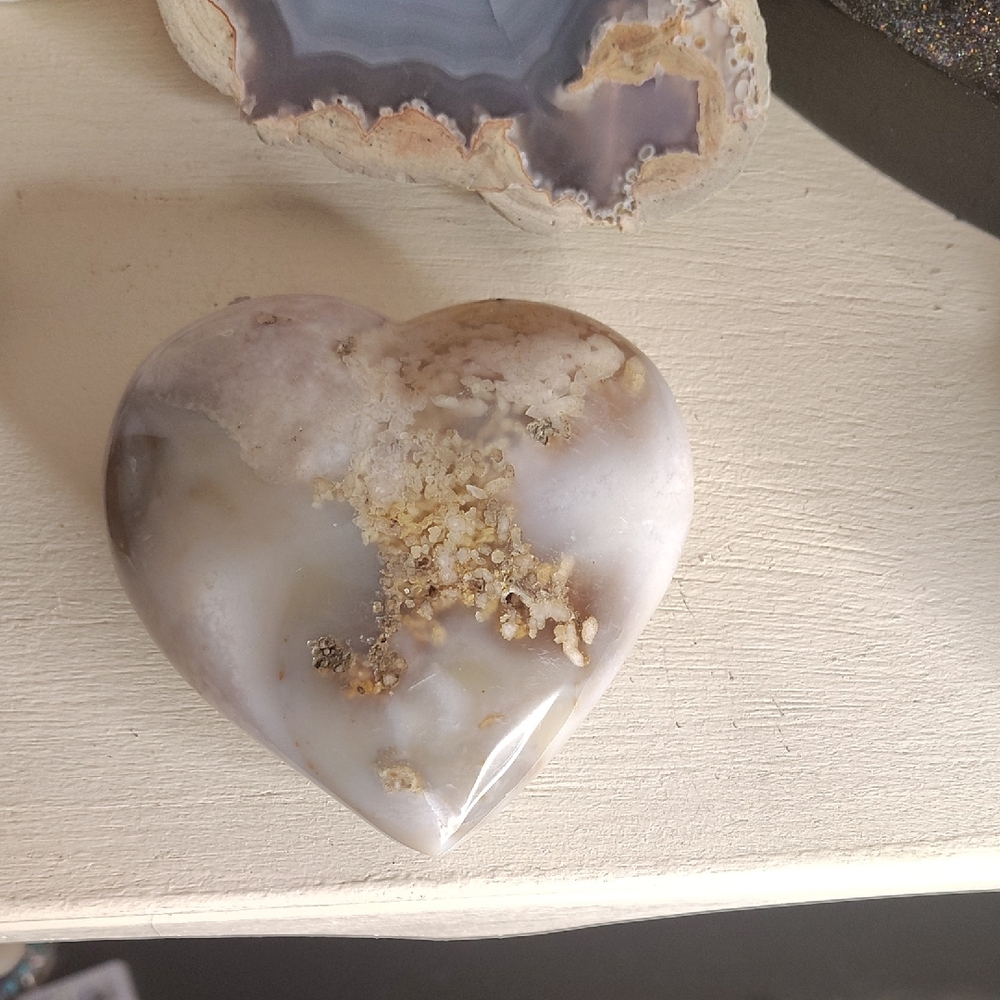 Heart-Shaped Flower Agate Stone Decor
